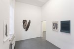 Ausstellungsansicht: Juliana Lindenhofer (Mitte), Vanessa Lam (links & rechts); Foto: Andreas Hopfgarten