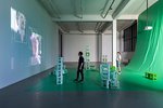 Helene Kummer & Fabian Hesse, Extended Puppy Pose (2020), Installationsansicht Kunstverein Hamburg; photo: Fred Dott