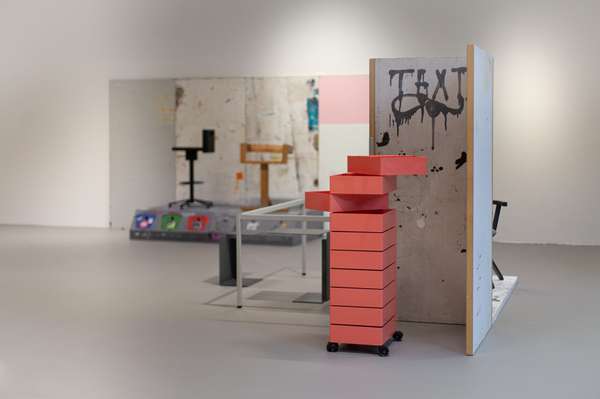 Konstantin Grcic, Irgendwas ist immer; Foto: Lena Kunz