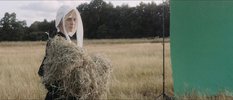 Leonie Kellein: „Hasen in einer Wiese“, 16 min., Kurzfilm eingebettet in Rauminstallation, Still ; Foto: Tim Albrecht