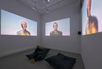 Videoinstallation "Somewhere Else"  von Leyla Yenirce, Gewinnerin des Karl H. Ditze Preises 2020