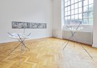 Line Lyhne, Skulpturen "Aphrodisiacs" und Mosaik-Fries "Cry Me a River"; Foto: Tim Albrecht