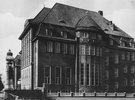 Außenansicht des Hauptgebäudes am Lerchenfeld nach seiner Fertigstellung 1913