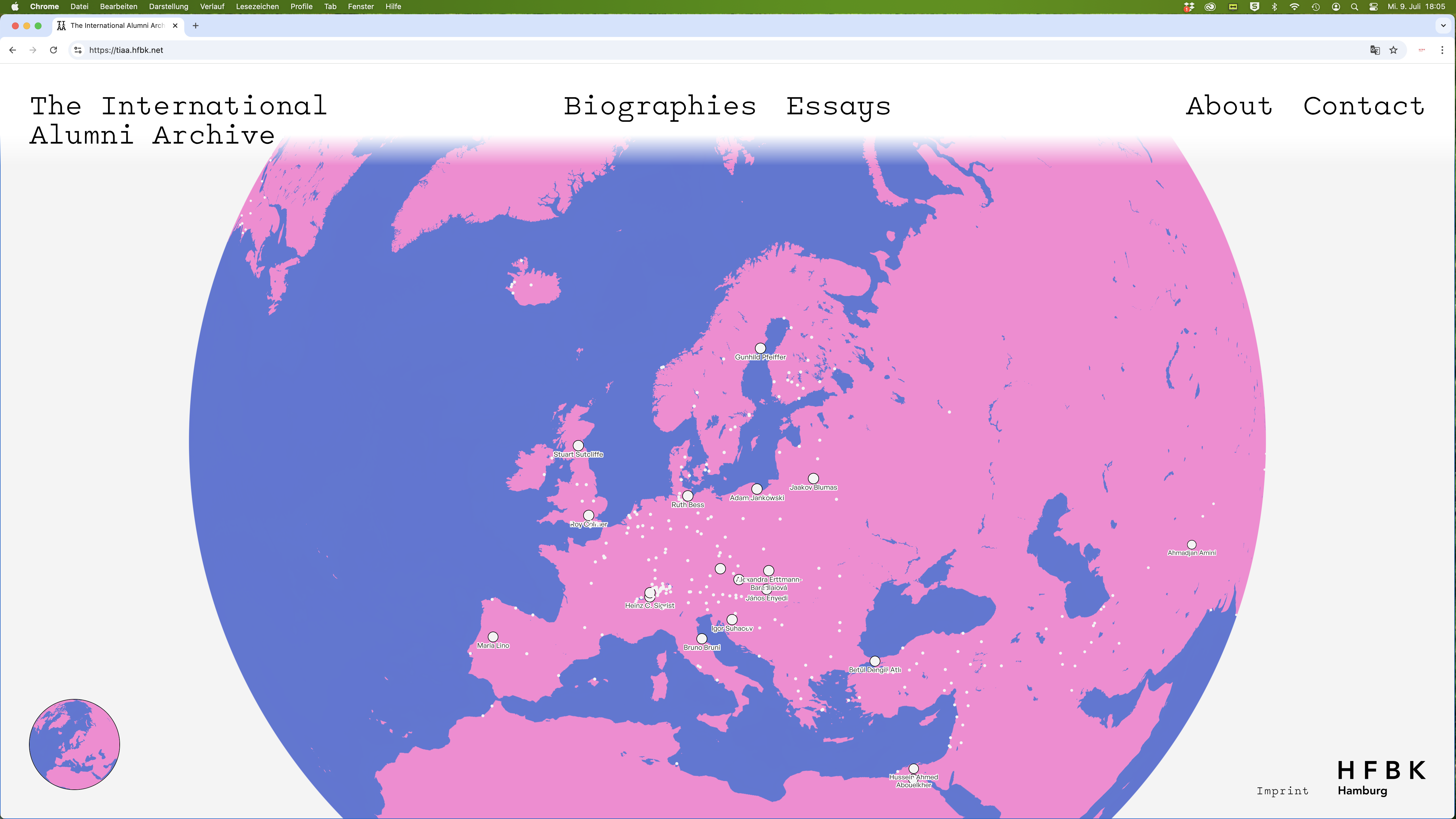 Screenshot of a website titled “The International Alumni Archive.” In the center, a large stylized globe in pink and blue displays numerous marked points with names. At the top are the menu items “Biographies,” “Essays,” “About,” and “Contact.” The “HFBK Hamburg” logo appears in the bottom right corner.