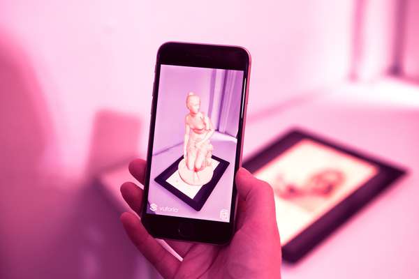 Refrakt, Installation "Slide to Expose"